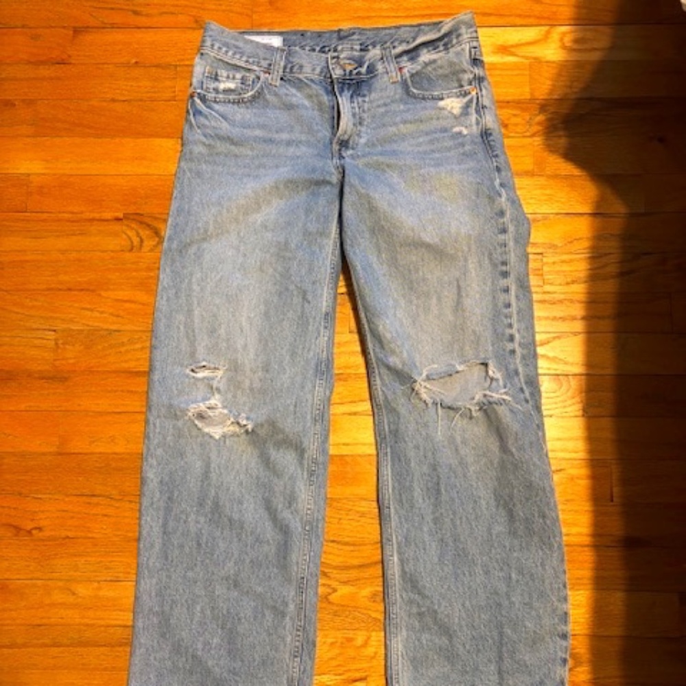 GAP Low Stride Light Wash Distressed Jeans, Size 27/4